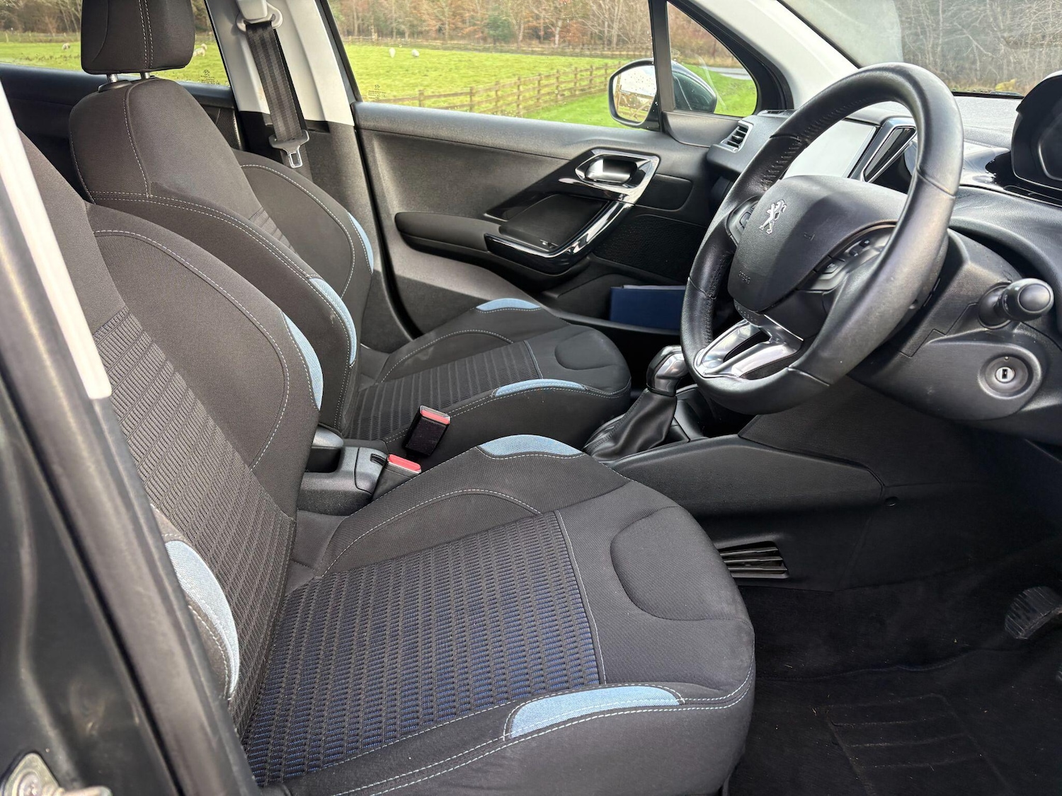 Used Peugeot 208 2014 for sale - 76976282: Photo 17