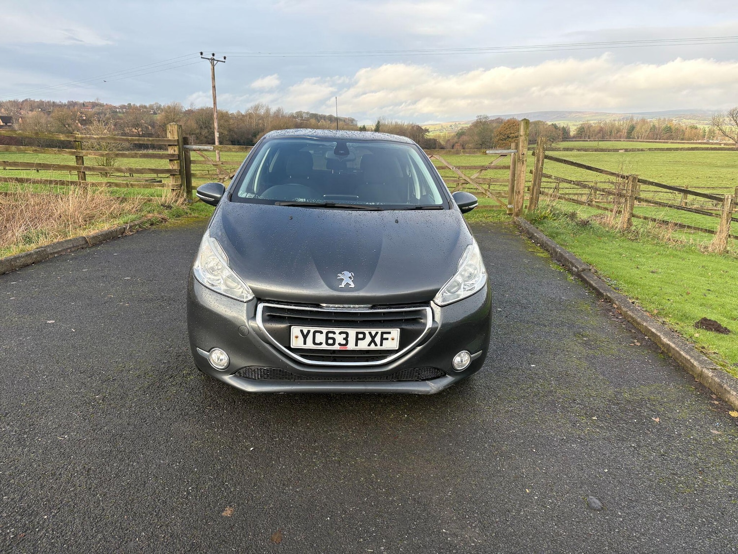 Used Peugeot 208 2014 for sale - 76976282: Photo 2