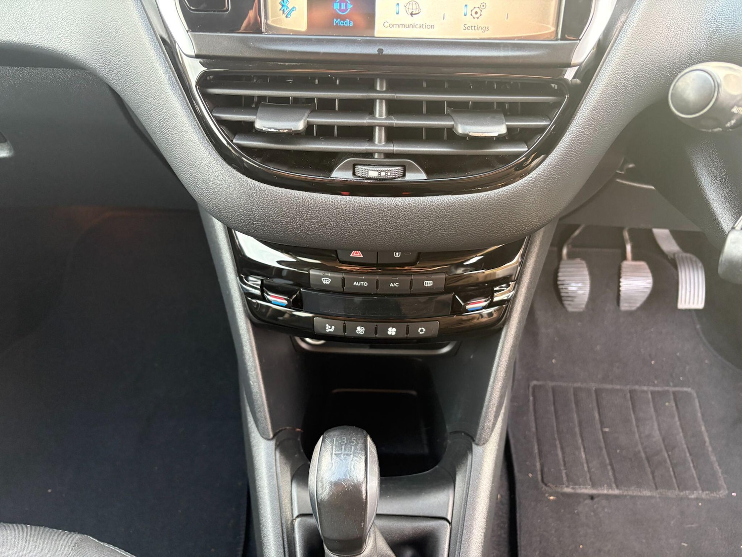 Used Peugeot 208 2014 for sale - 76976282: Photo 21