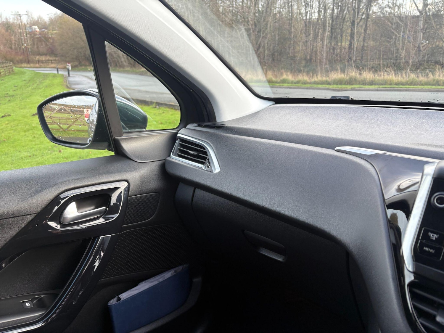 Used Peugeot 208 2014 for sale - 76976282: Photo 23