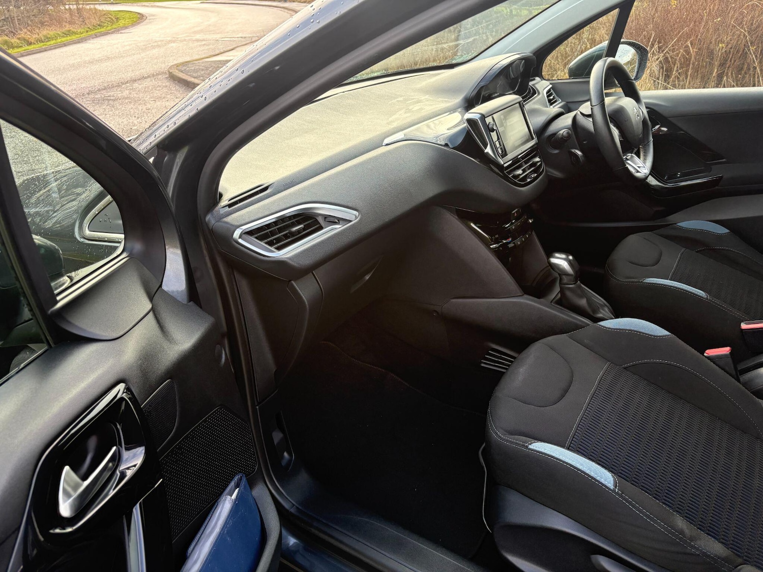 Used Peugeot 208 2014 for sale - 76976282: Photo 25