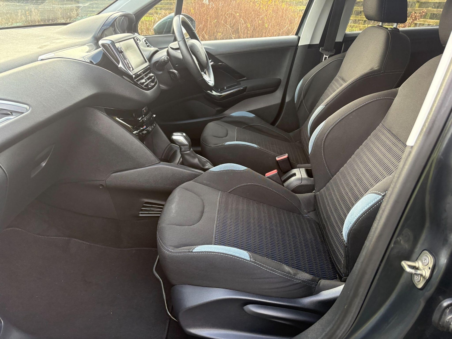 Used Peugeot 208 2014 for sale - 76976282: Photo 26