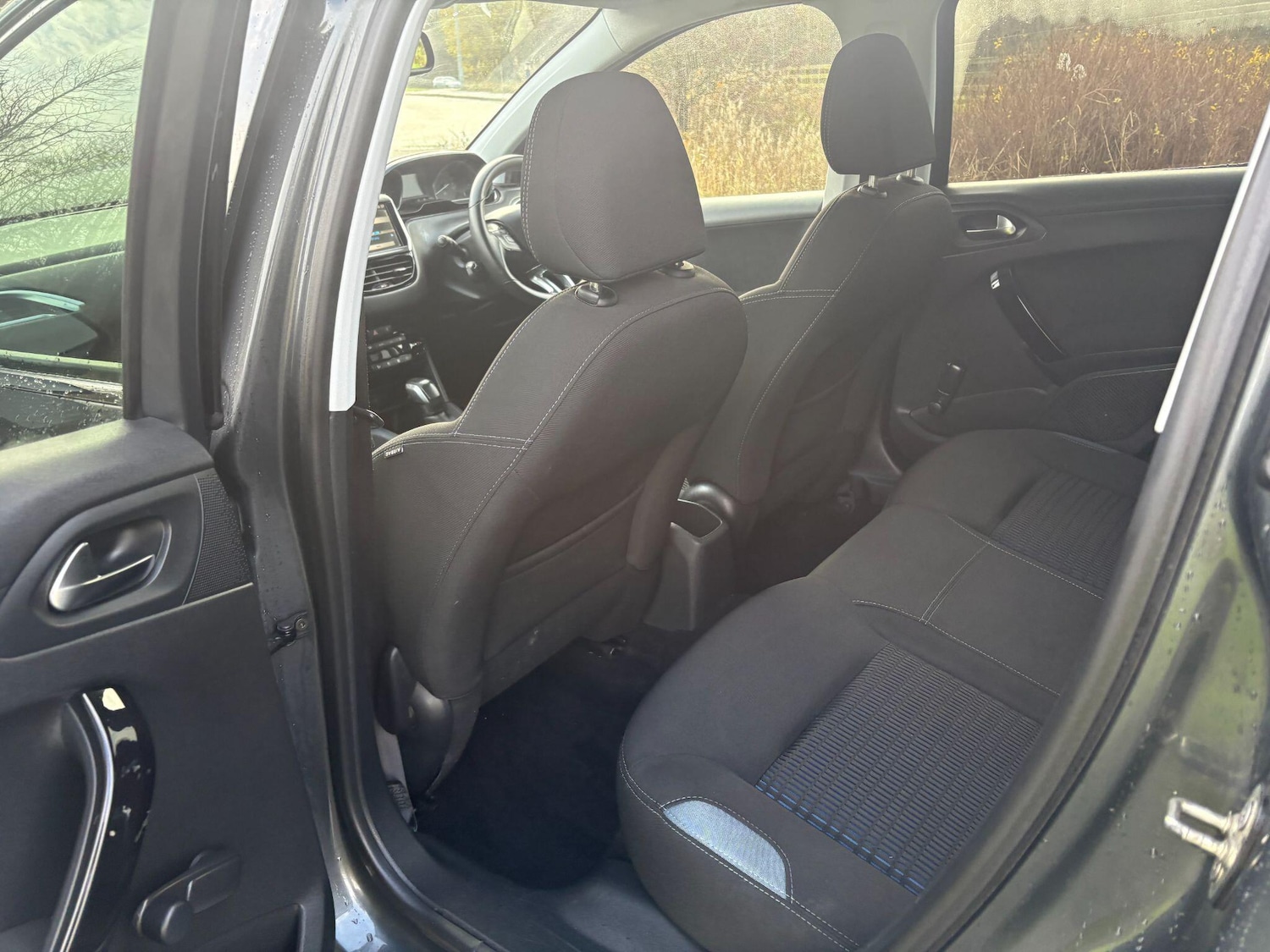 Used Peugeot 208 2014 for sale - 76976282: Photo 29