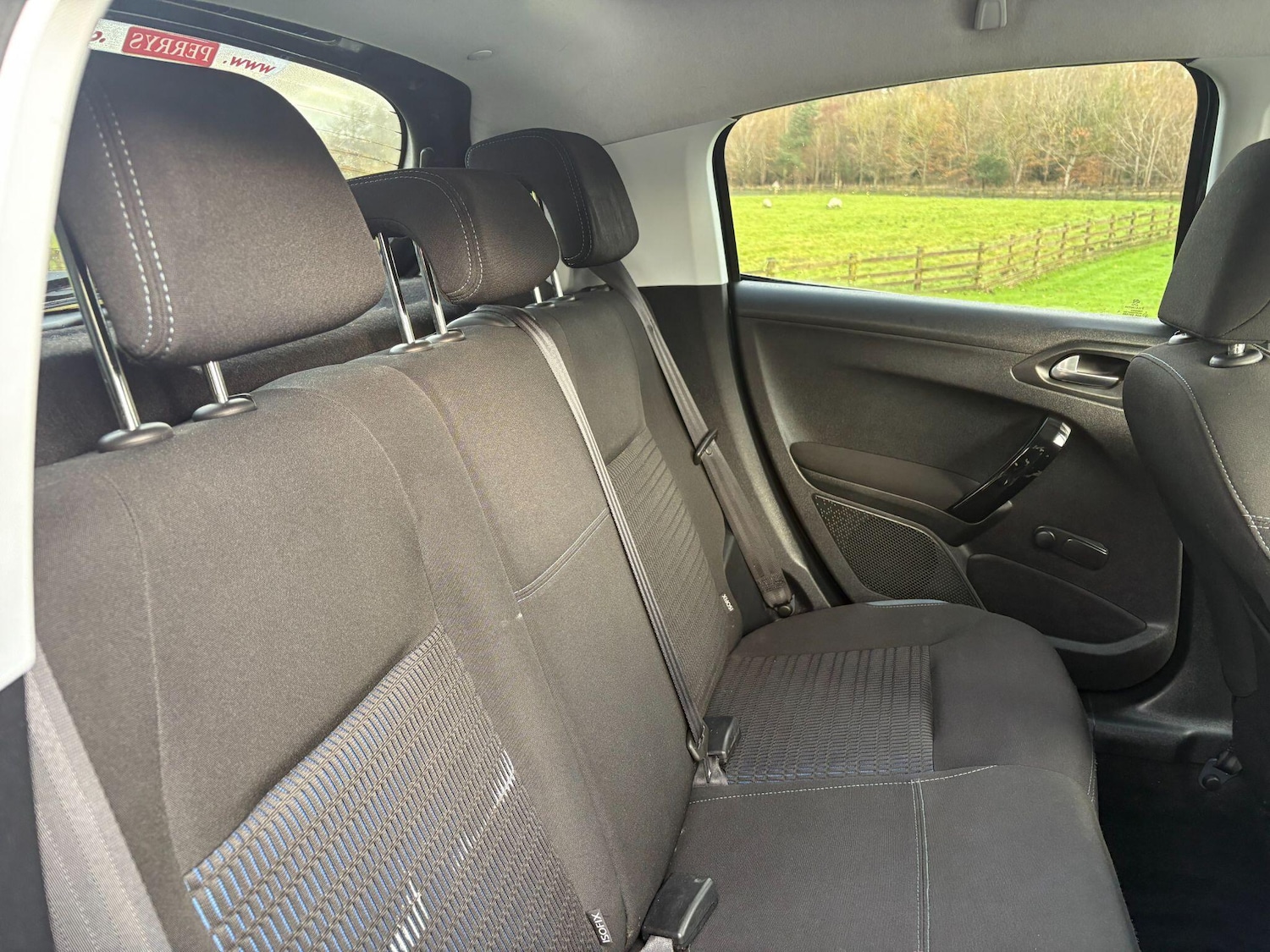 Used Peugeot 208 2014 for sale - 76976282: Photo 35