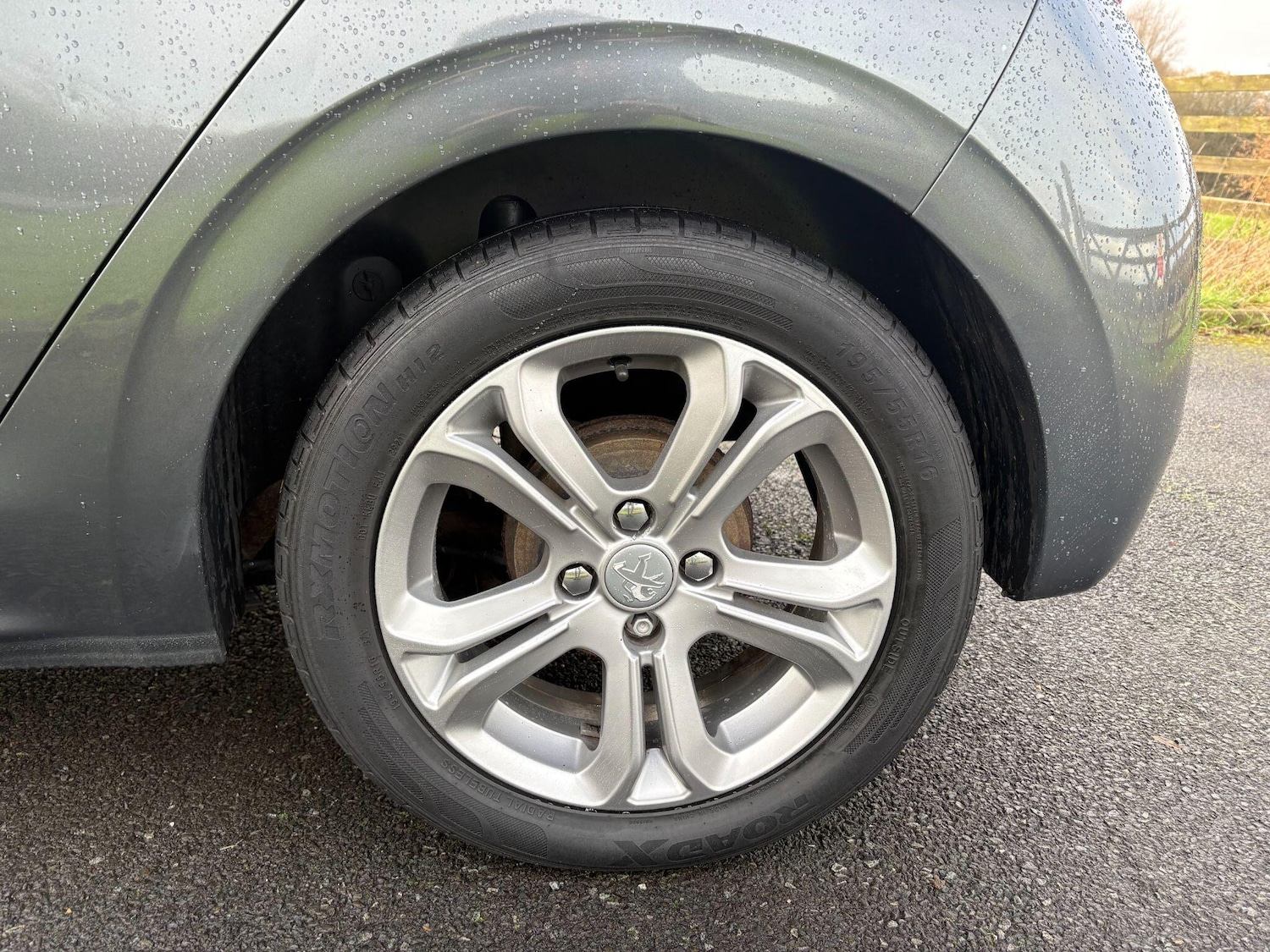 Used Peugeot 208 2014 for sale - 76976282: Photo 6