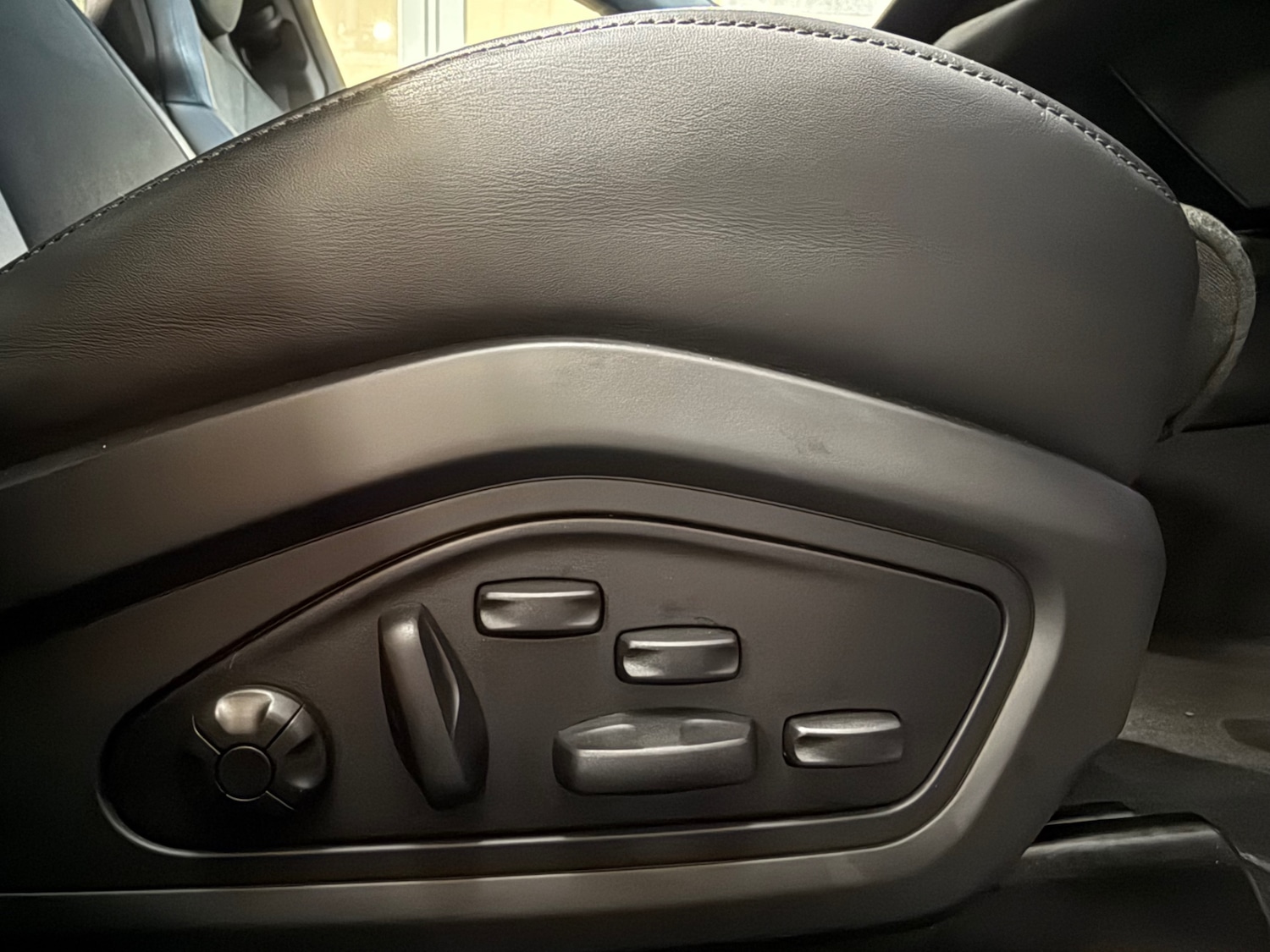 Used Porsche Taycan 2023 for sale - 76413890: Photo 16