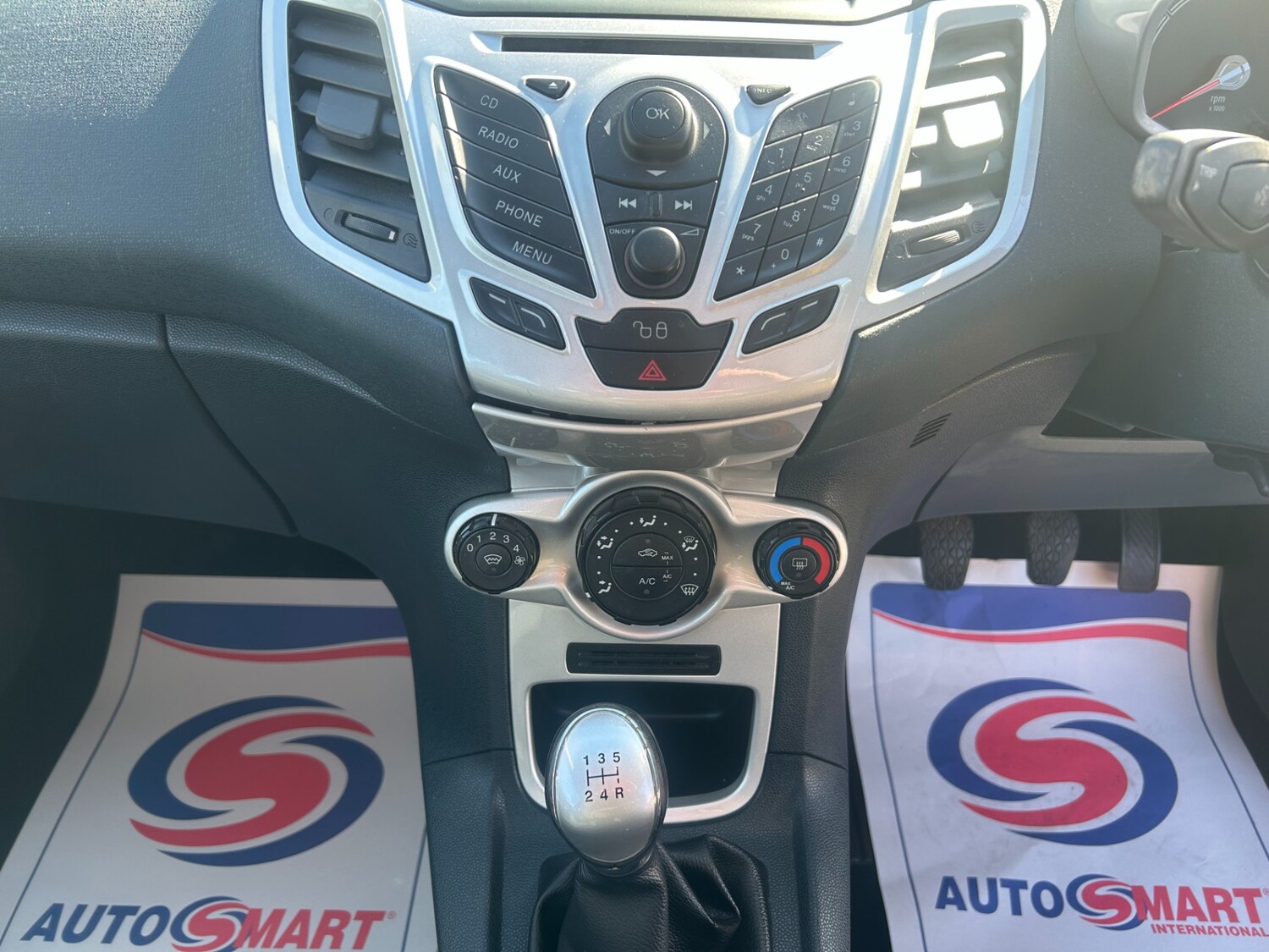 Used Ford Fiesta 2012 for sale - 76046442: Photo 24