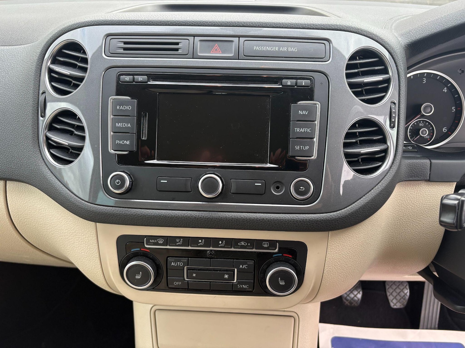 Used Volkswagen Tiguan 2014 for sale - 76976729: Photo 23