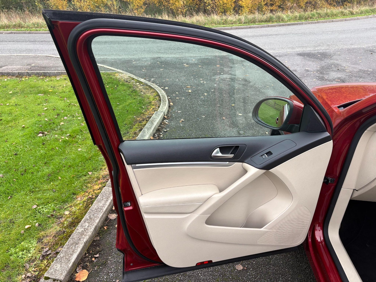 Used Volkswagen Tiguan 2014 for sale - 76976729: Photo 28