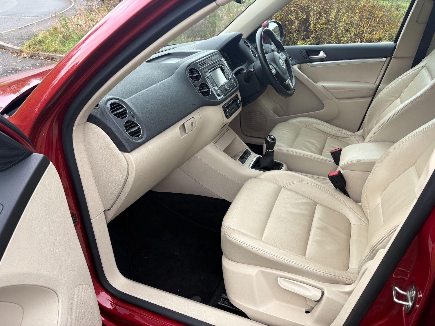 Used Volkswagen Tiguan 2014 for sale - 76976729: Photo 29