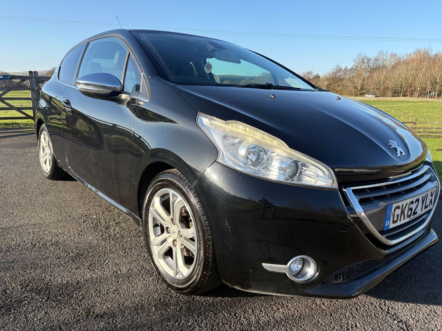 Used Peugeot 208 2012 for sale - 77738093: Photo 11