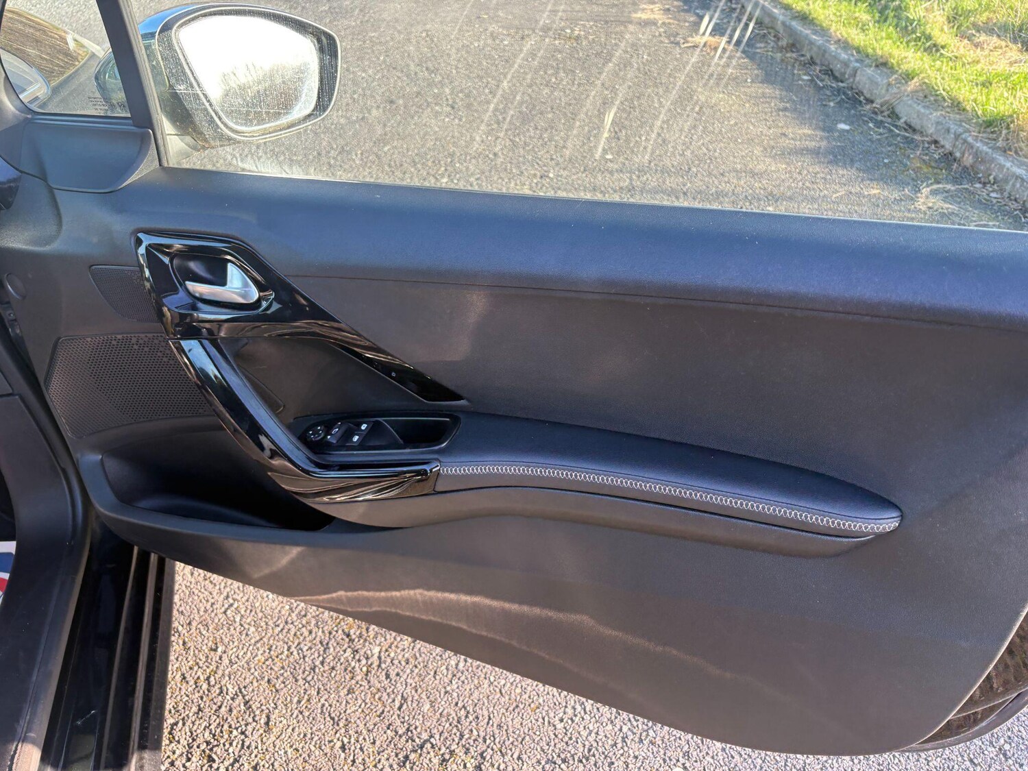 Used Peugeot 208 2012 for sale - 77738093: Photo 15