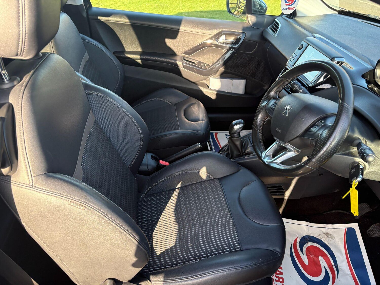 Used Peugeot 208 2012 for sale - 77738093: Photo 19