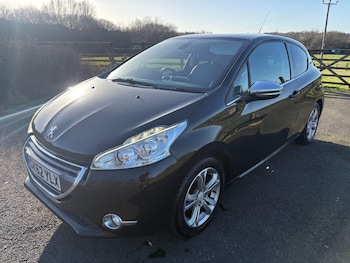 Used Peugeot 208 2012 for sale - 77738093: Photo
