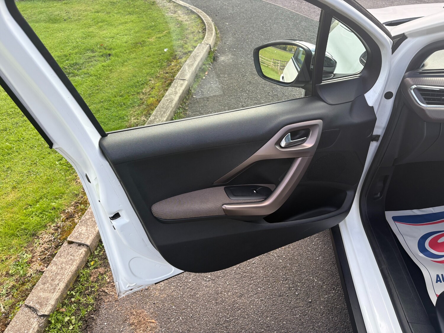 Used Peugeot 2008 2013 for sale - 76017864: Photo 27