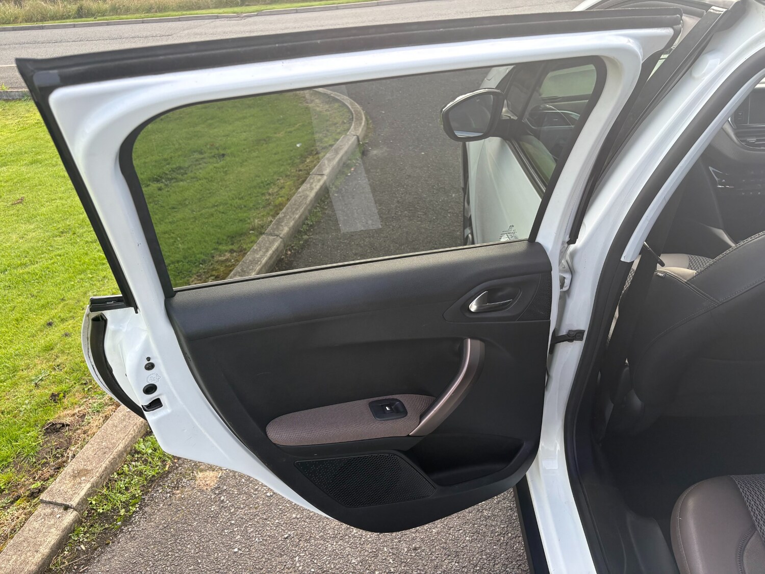 Used Peugeot 2008 2013 for sale - 76017864: Photo 31
