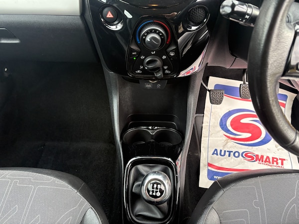 Used Toyota AYGO 2015 for sale - 76273182: Photo 23