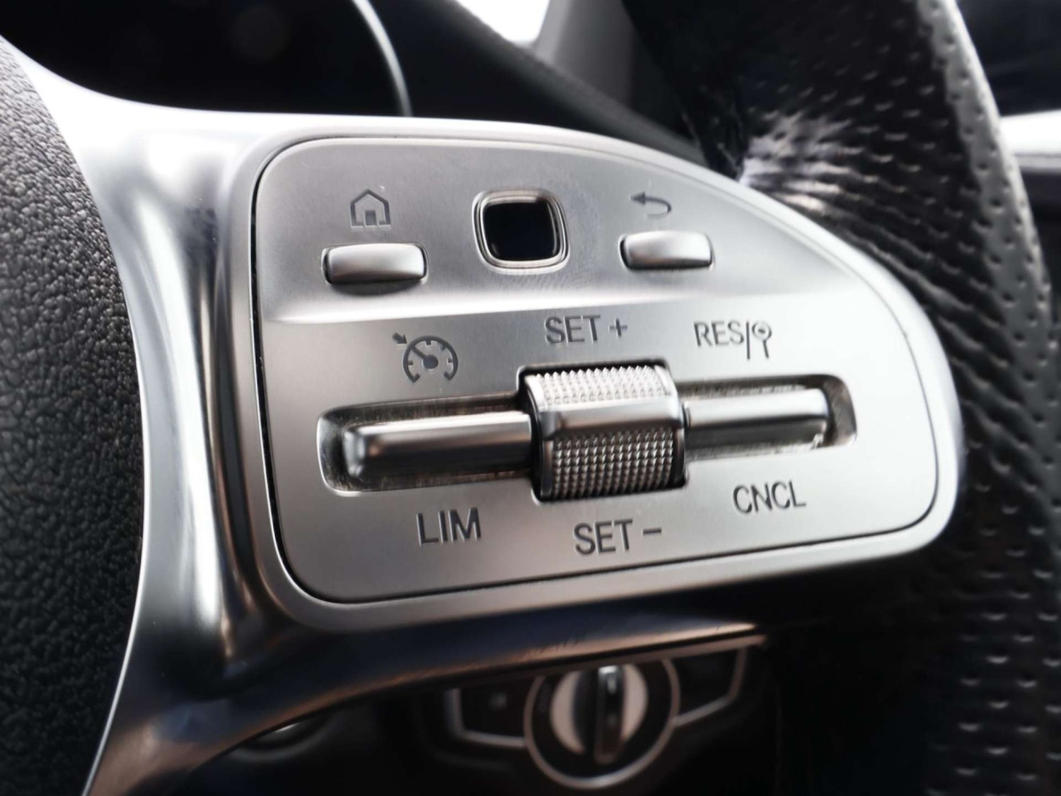 Used Mercedes-Benz GLC 2019 for sale - 76797225: Photo 18