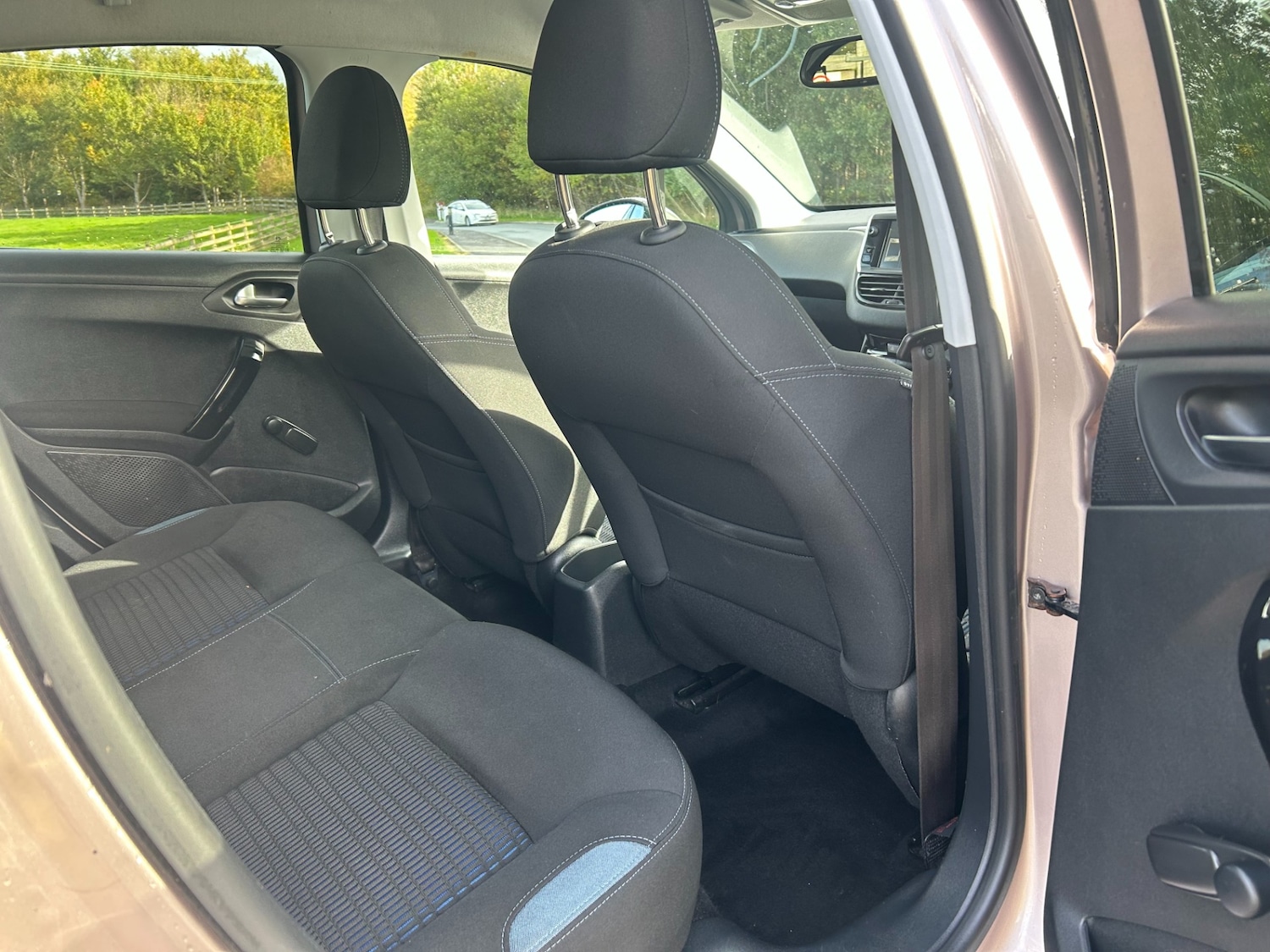 Used Peugeot 208 2013 for sale - 74491939: Photo 31