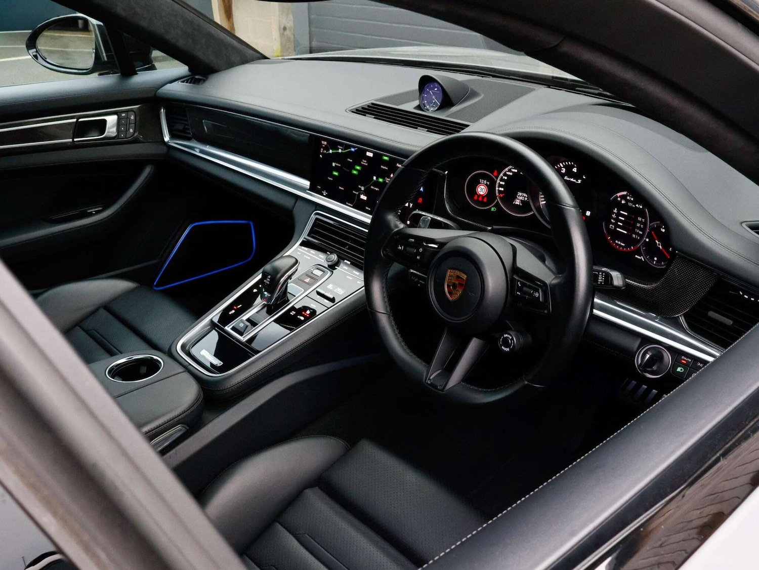 Used Porsche Panamera 2023 for sale - 76797236: Photo 2