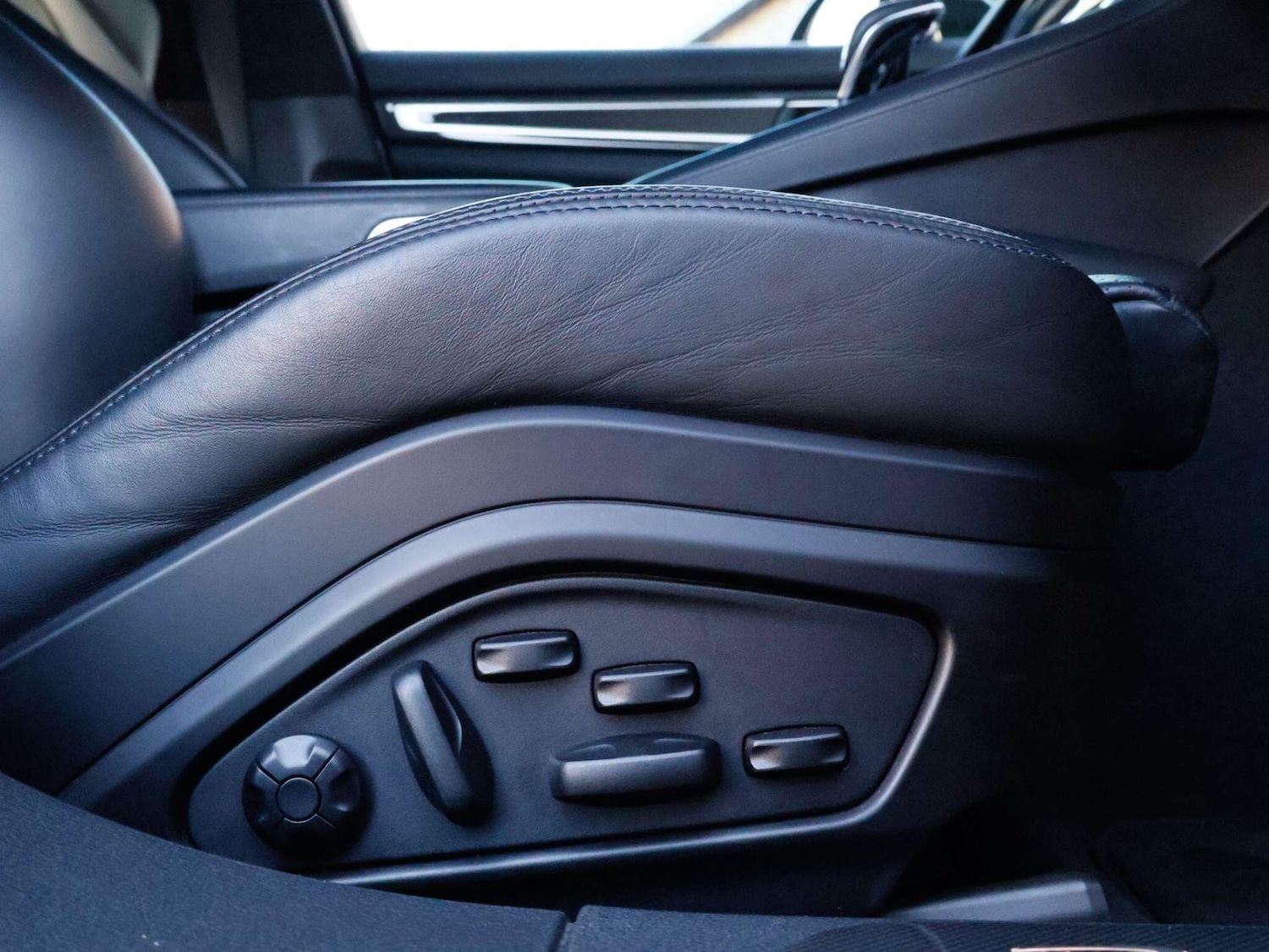 Used Porsche Panamera 2023 for sale - 76797236: Photo 44