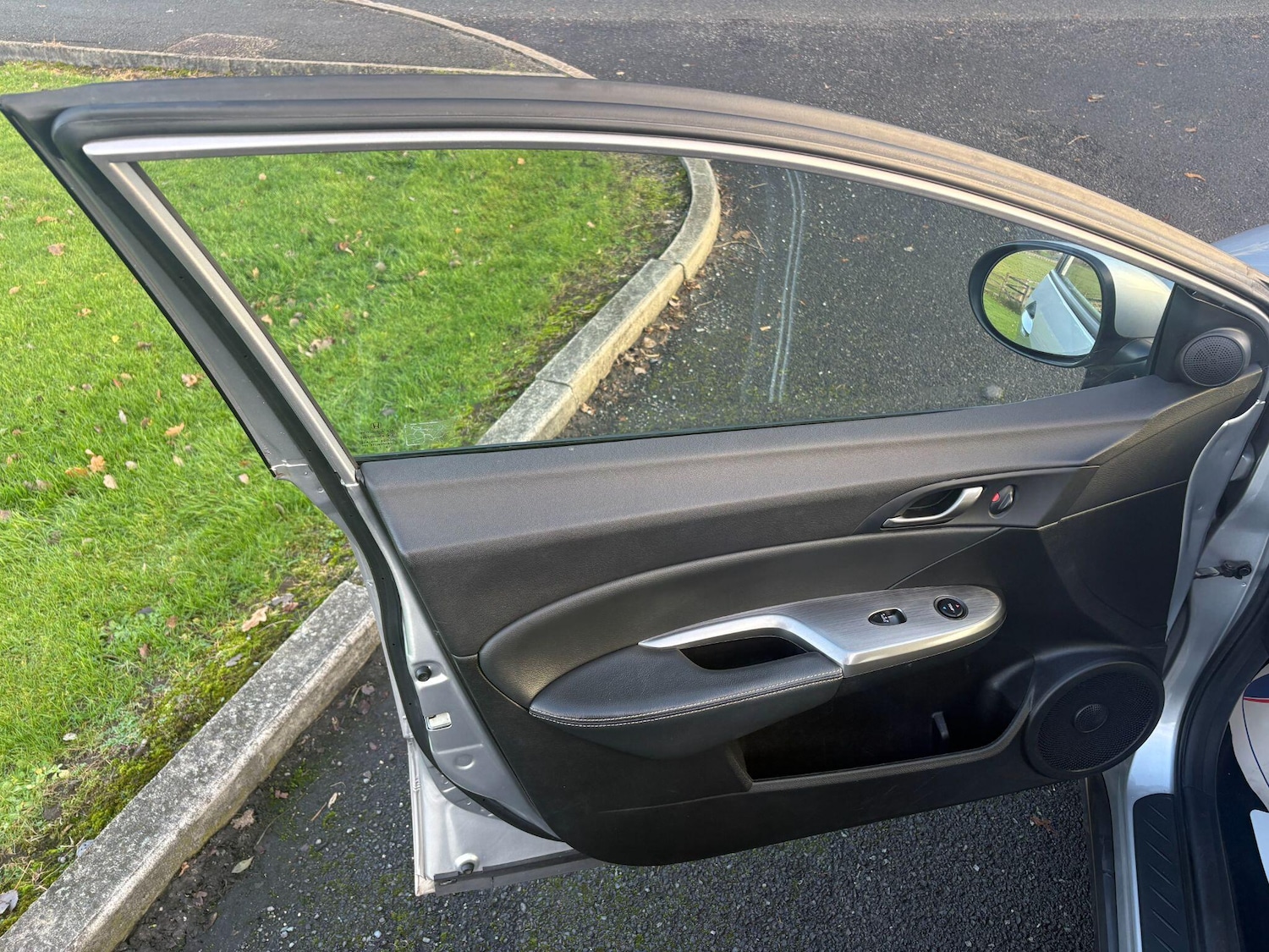 Used Honda Civic 2010 for sale - 76976764: Photo 27