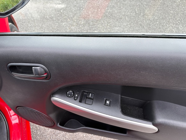 Used Mazda Mazda2 2010 for sale - 75498792: Photo 10