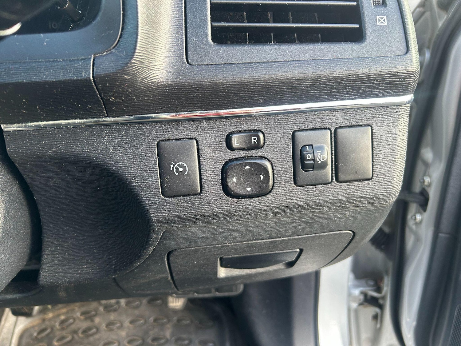 Used Toyota Avensis 2010 for sale - 77351447: Photo 15