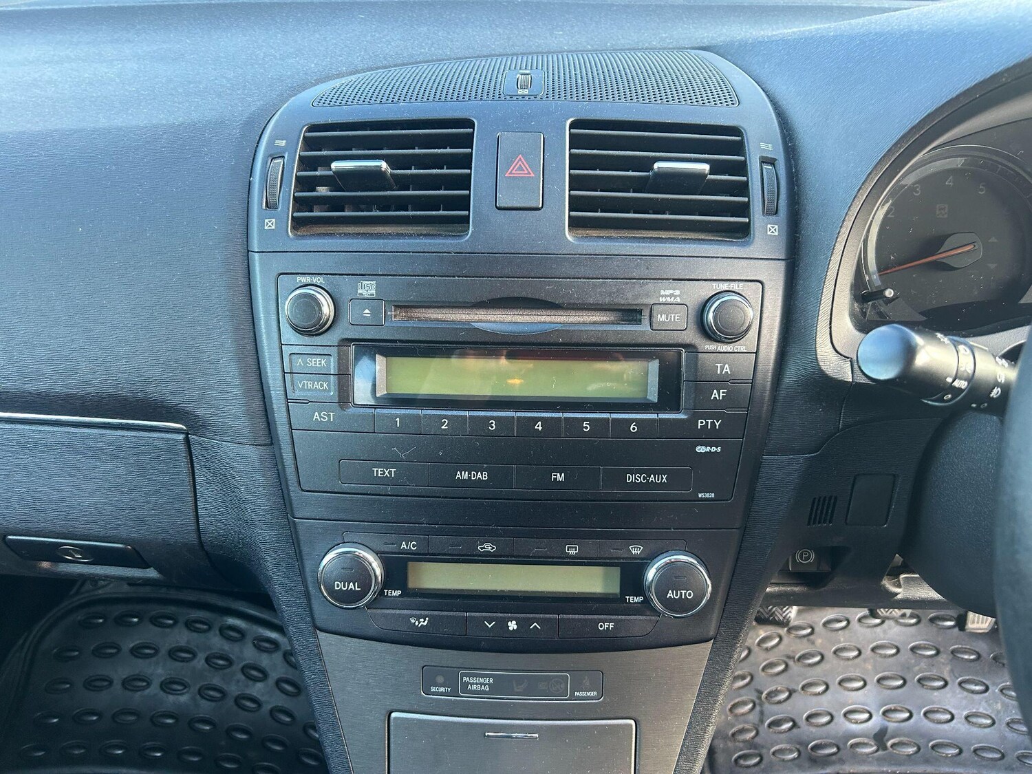 Used Toyota Avensis 2010 for sale - 77351447: Photo 17