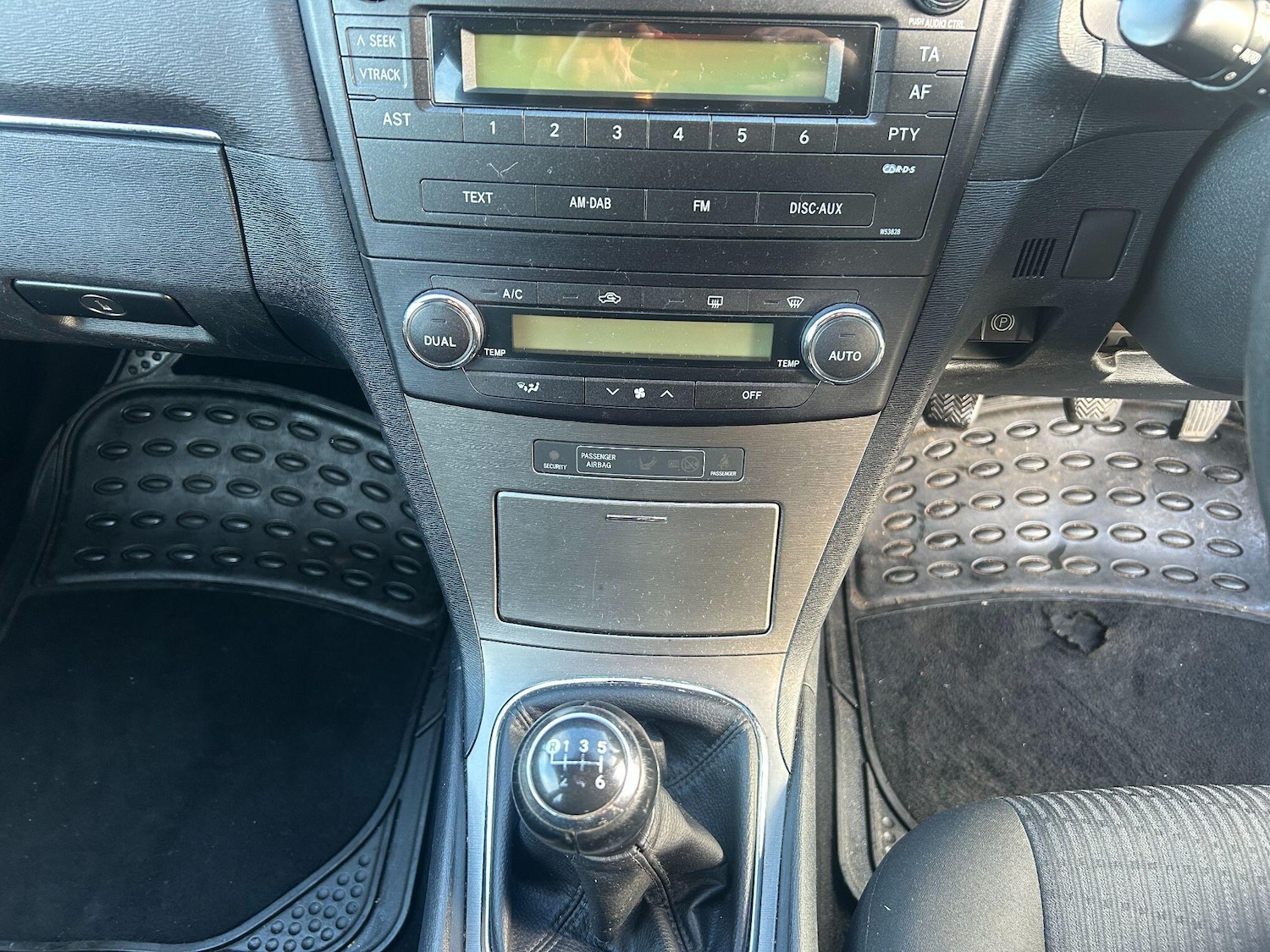 Used Toyota Avensis 2010 for sale - 77351447: Photo 18