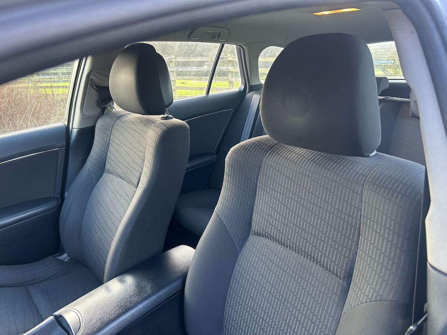 Used Toyota Avensis 2010 for sale - 77351447: Photo 24