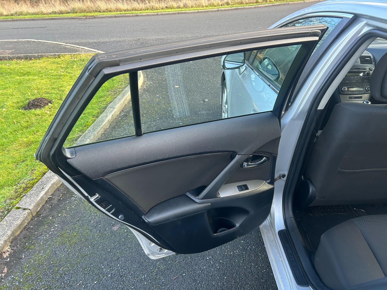 Used Toyota Avensis 2010 for sale - 77351447: Photo 26