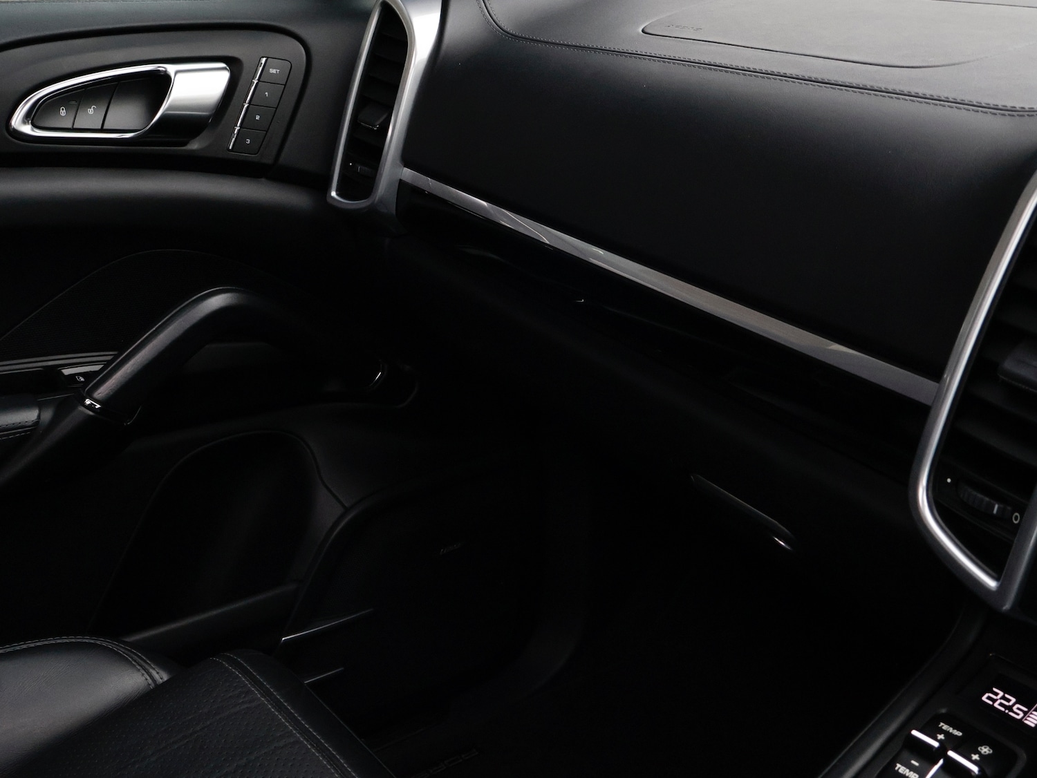 Used Porsche Cayenne 2016 for sale - 76533659: Photo 29