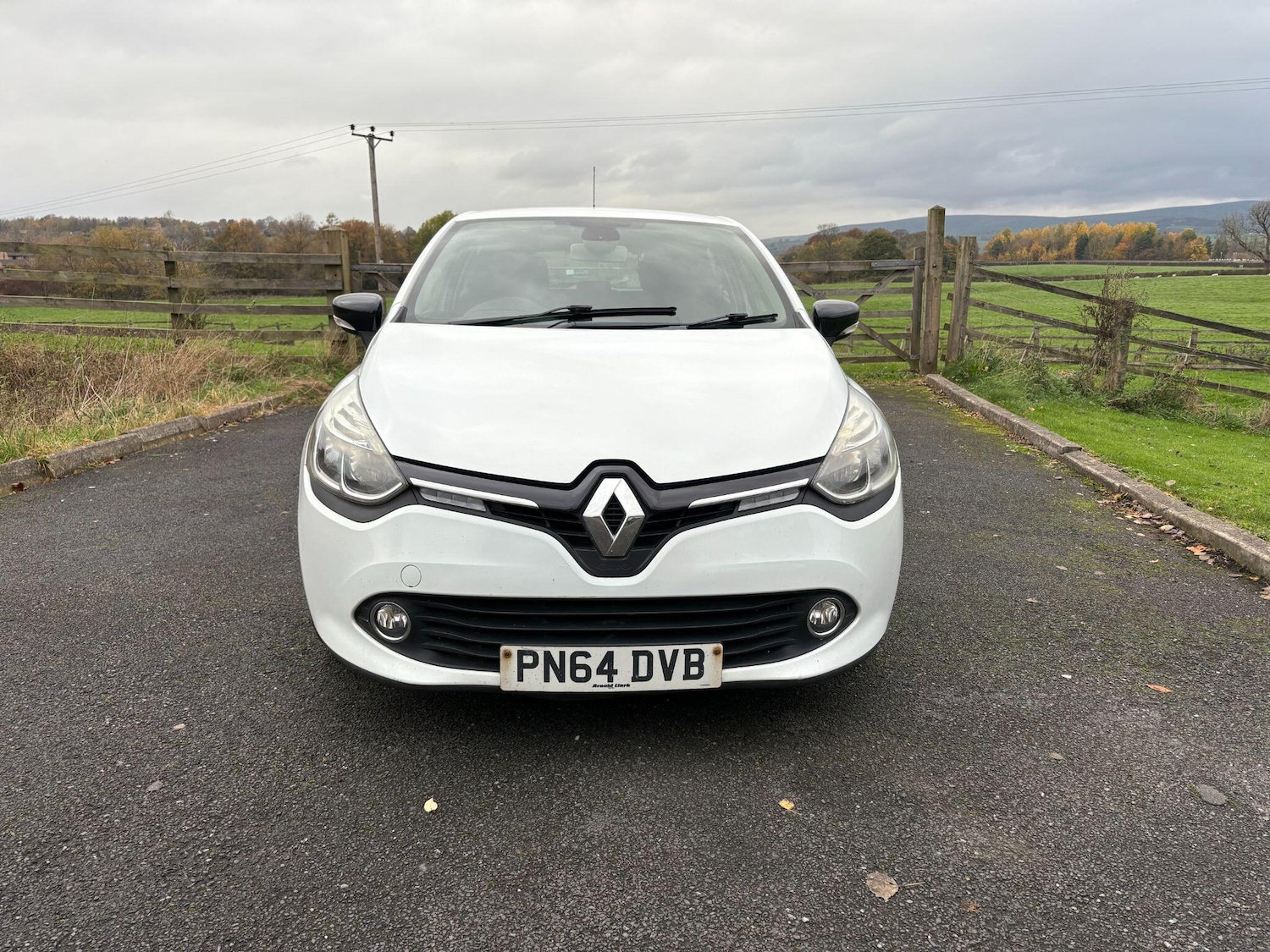 Used Renault Clio 2014 for sale - 76976312: Photo 2