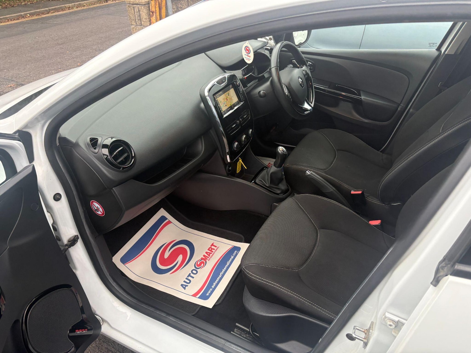 Used Renault Clio 2014 for sale - 76976312: Photo 26