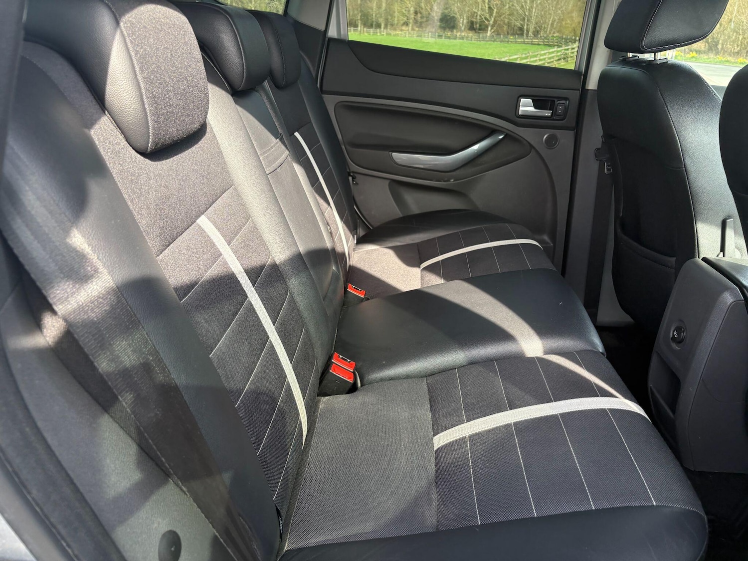 Used Ford Kuga 2011 for sale - 77958069: Photo 34