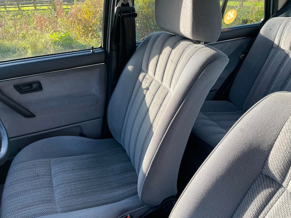 Used Volkswagen Golf 1990 for sale - 69160957: Photo 21