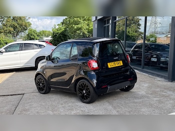 Used smart fortwo 2019 for sale - 78978317: Photo