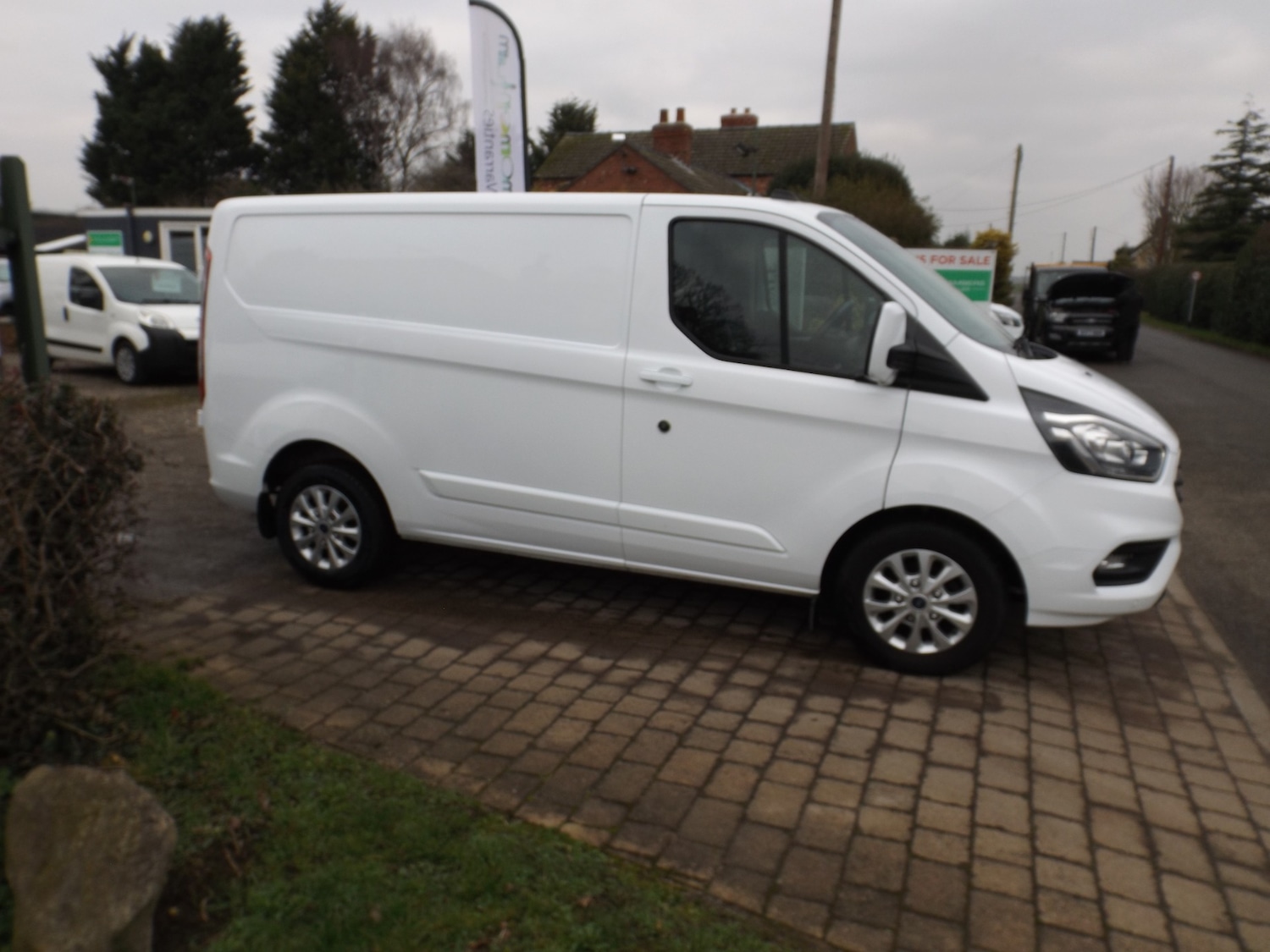 Used Ford Transit Custom 2022 for sale - 77365164: Photo 2