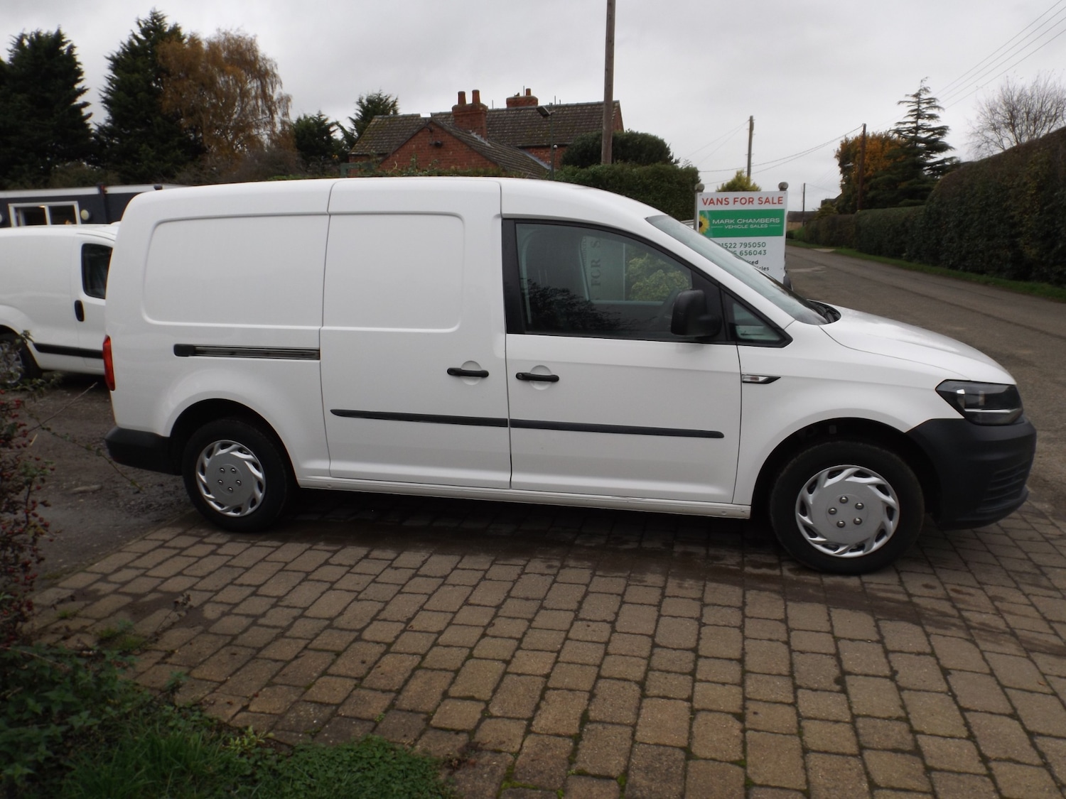 Used Volkswagen Caddy Maxi 2017 for sale - 76663060: Photo 2