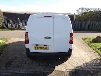 Used Peugeot Partner 2020 for sale - 77742997: Photo