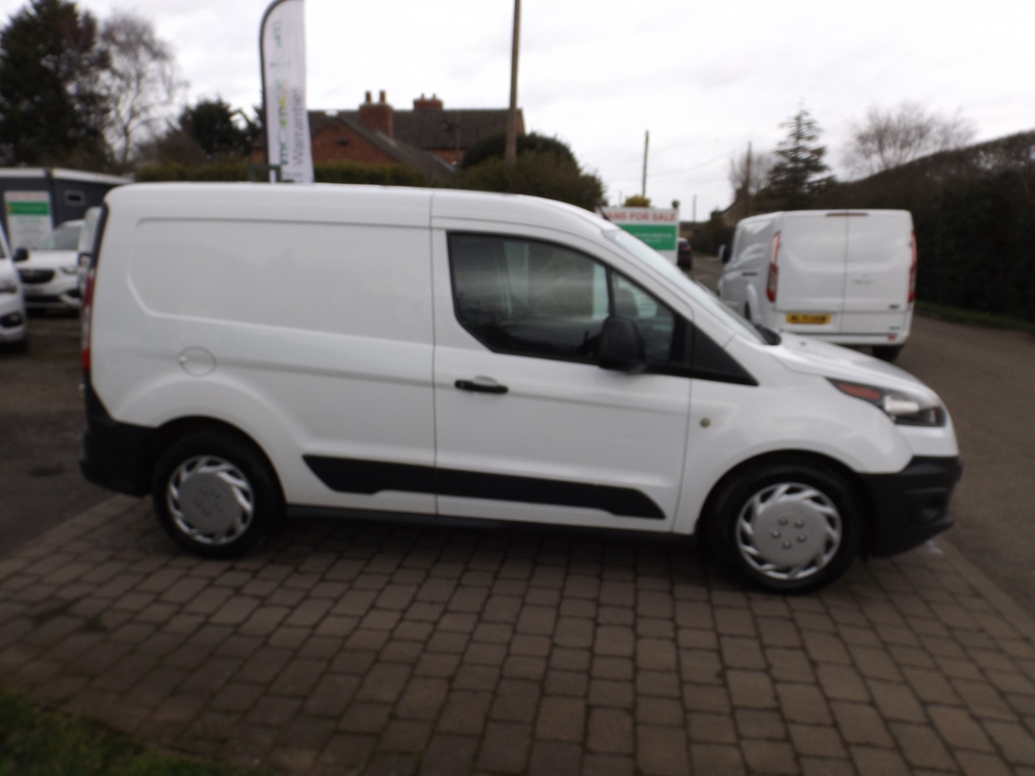 Used Ford Transit Connect 2017 for sale - 77639842: Photo 2