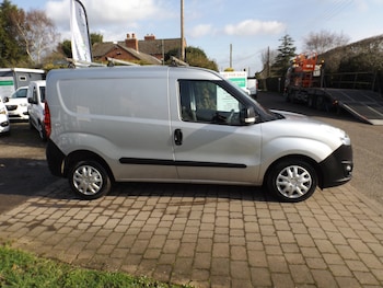 Used Vauxhall Combo 2016 for sale - 77653637: Photo