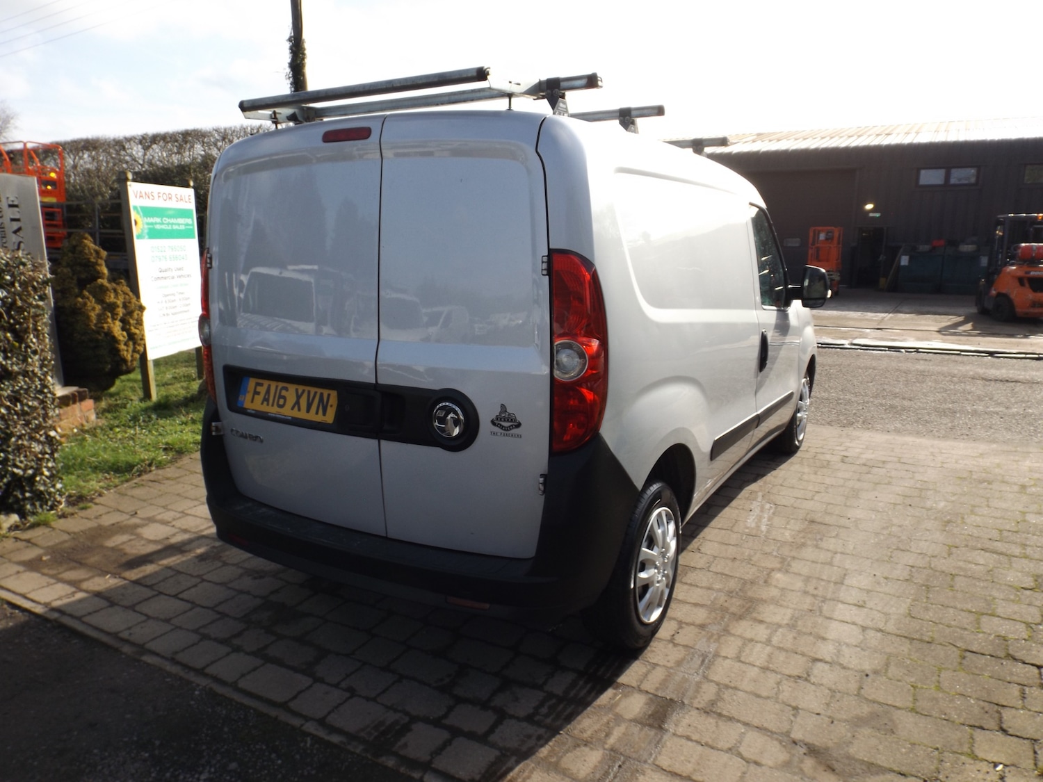 Used Vauxhall Combo 2016 for sale - 77653637: Photo 3