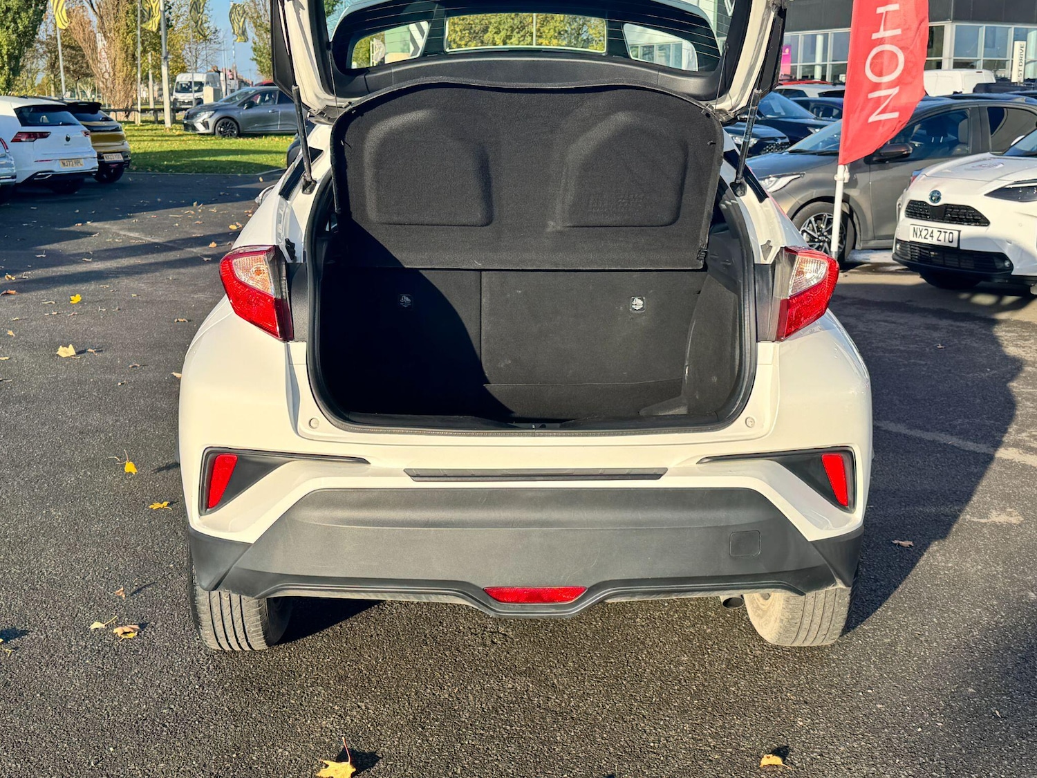 Used Toyota C-HR 2018 for sale - 76965531: Photo 10