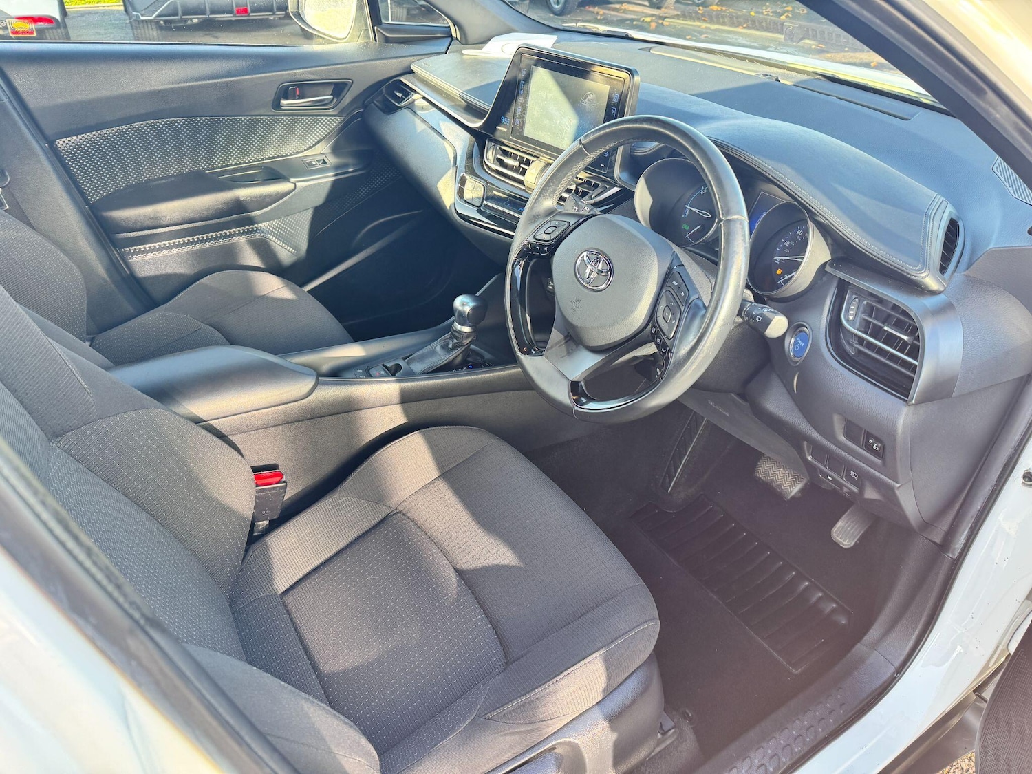 Used Toyota C-HR 2018 for sale - 76965531: Photo 11