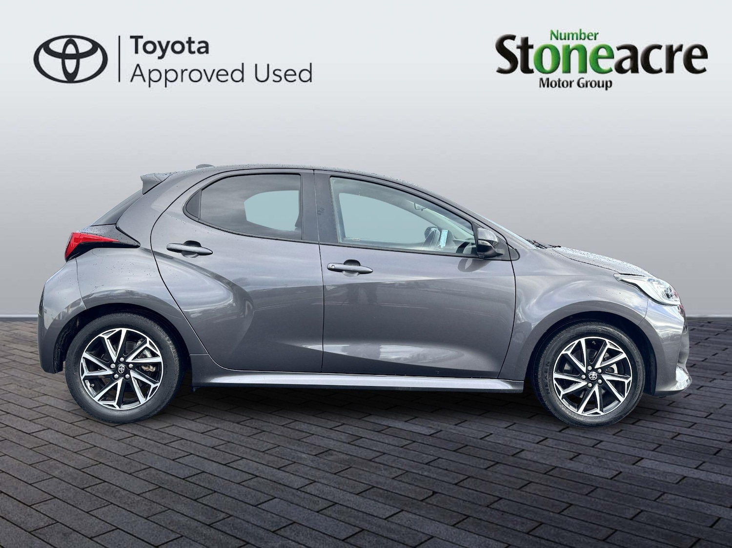 Used Toyota Yaris for sale - 77882104: Photo 2