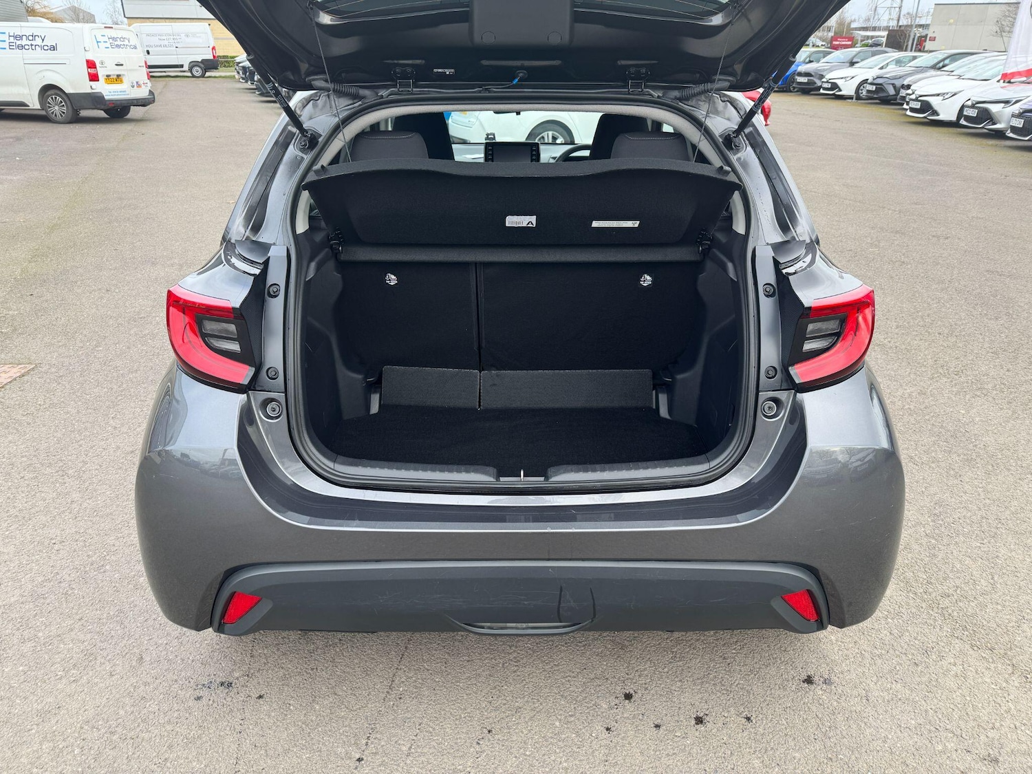 Used Toyota Yaris 2022 for sale - 78205192: Photo 12