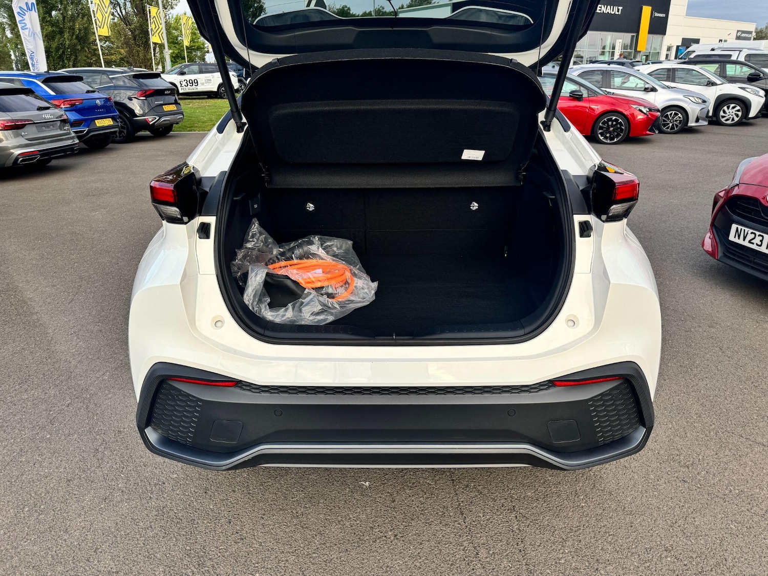 Used Toyota C-HR 2024 for sale - 76380798: Photo 12