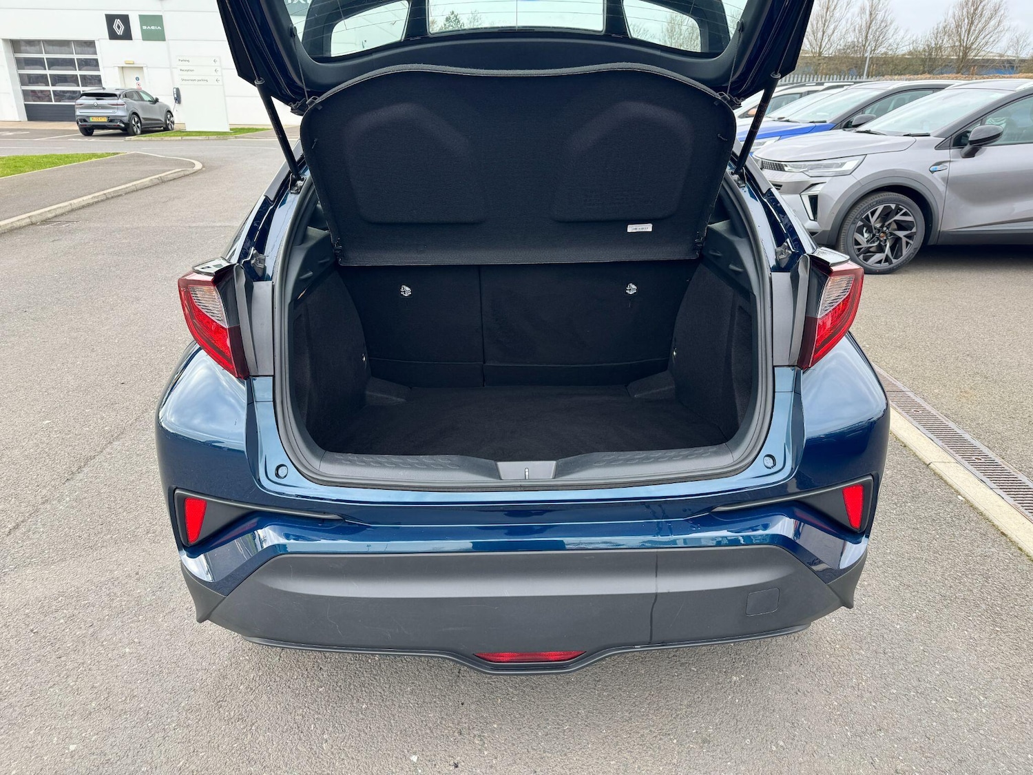 Used Toyota C-HR for sale - 77978496: Photo 10